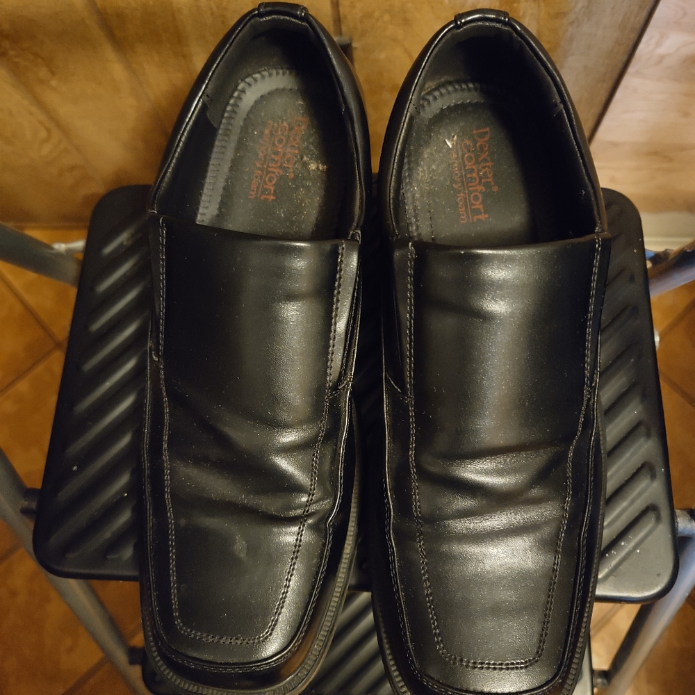 MEN'S DEXTER BRAND DRESS/CASUAL SHOES.